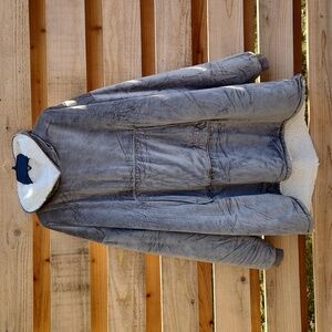 UNISEX The Comfy Wearable Hooded Blanket With Front Pouch Pocket Gray/Sherpa  OS